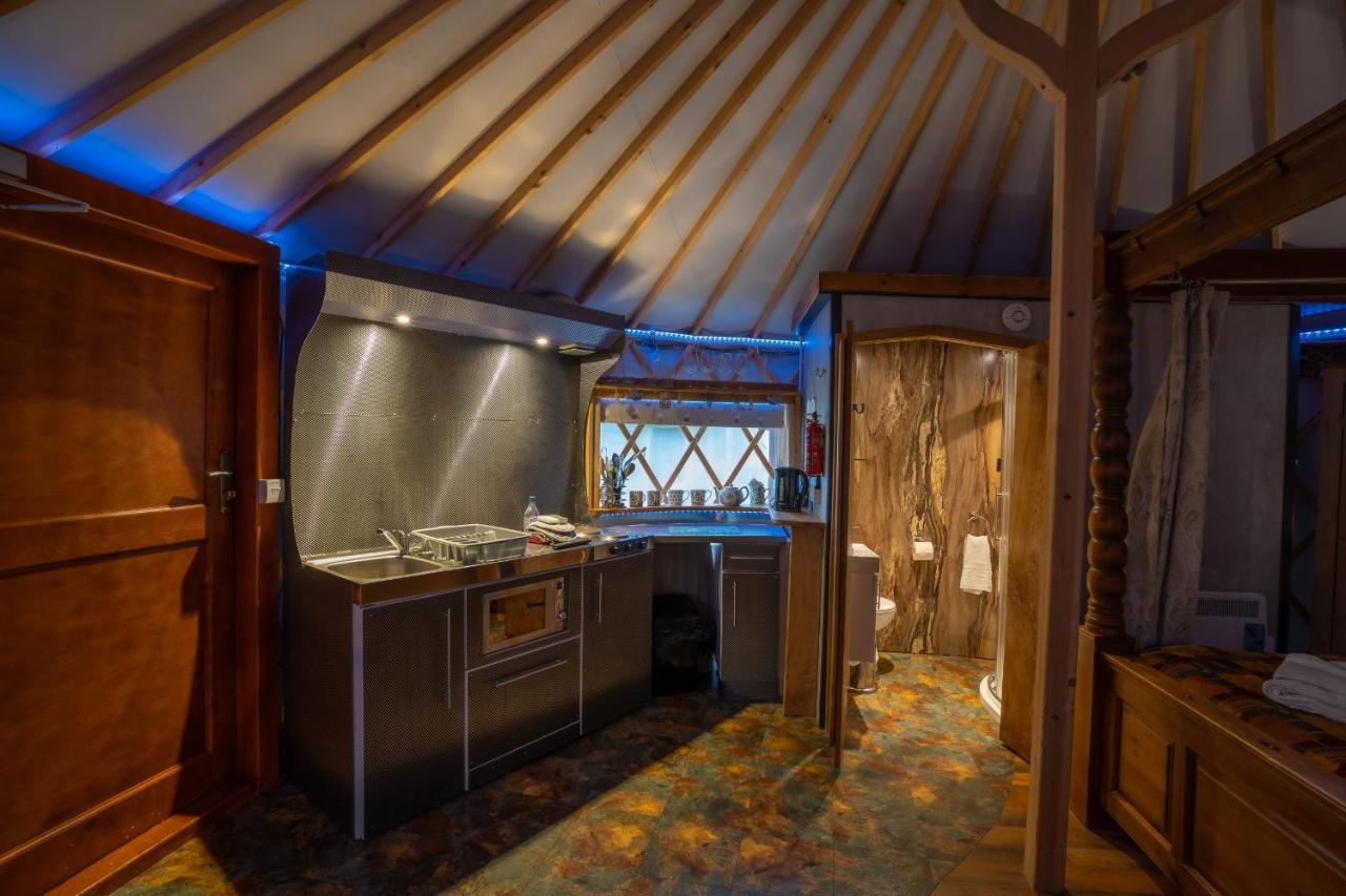Wall Eden Farm - Luxury Log Cabins And Glamping Highbridge Zewnętrze zdjęcie