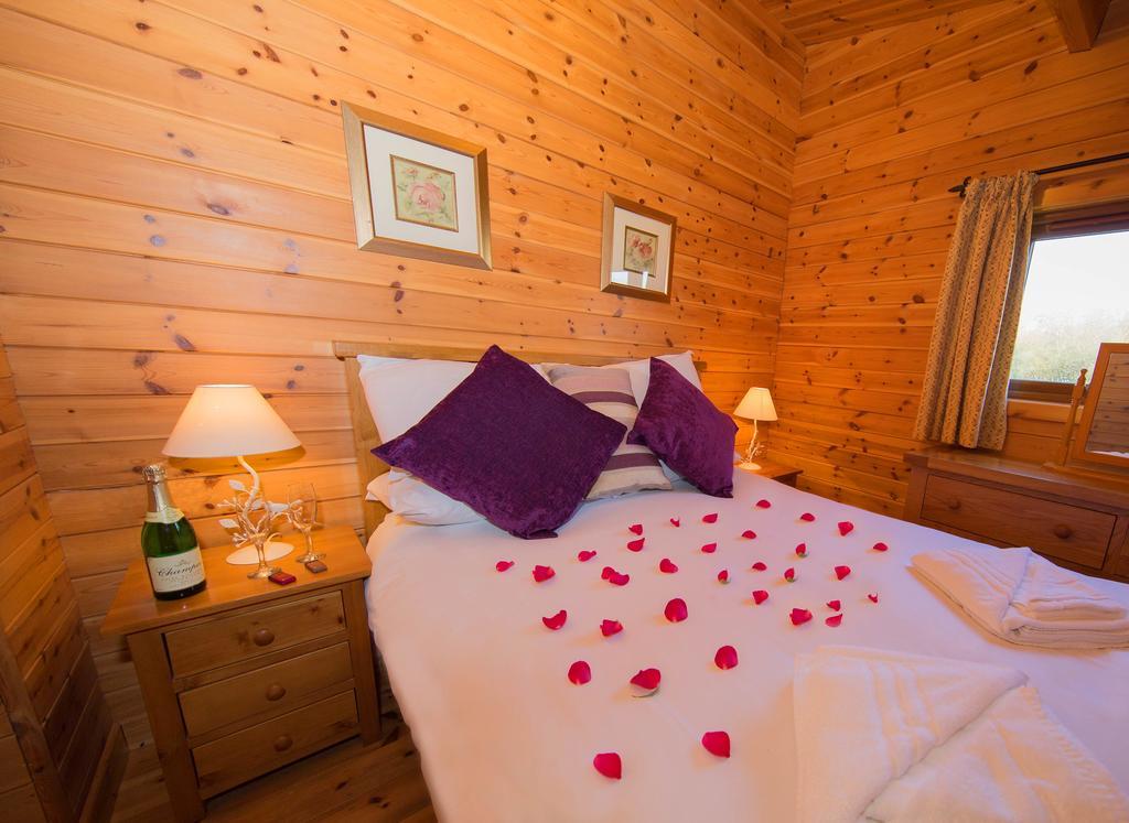 Wall Eden Farm - Luxury Log Cabins And Glamping Highbridge Zewnętrze zdjęcie